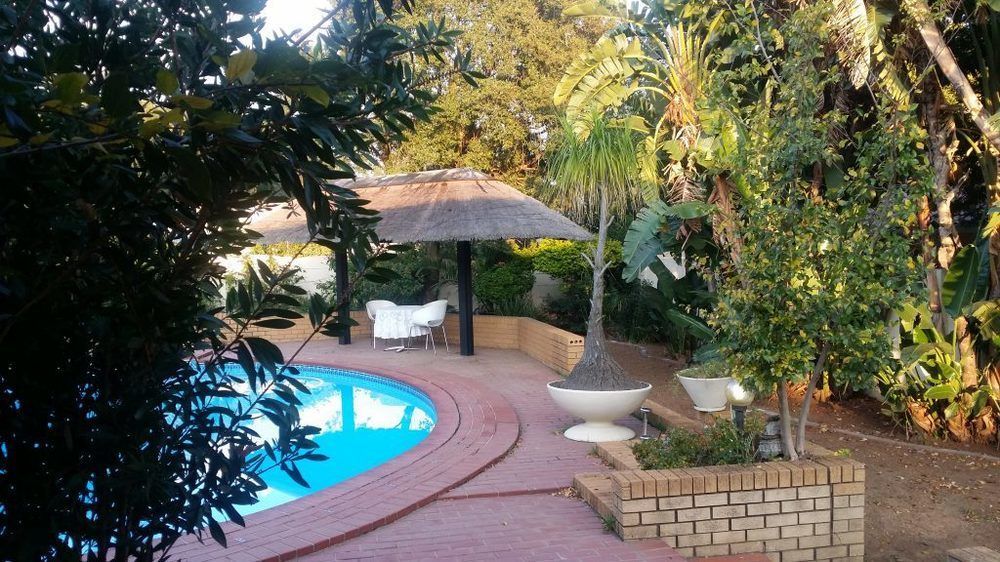 Sollunaa Guesthouse Sandton Exterior foto